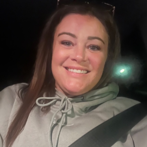 Meet your Posher, Jennifer - Picture 4 of 5